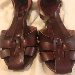 American Eagle Sandals